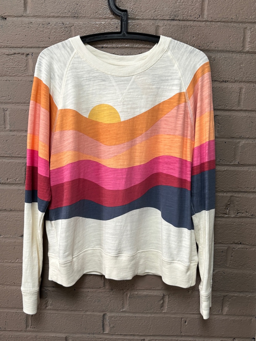 Fatherly  sun washed organic cotton, long sleeve crew M